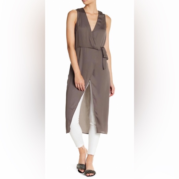 Revolve | L’Academie Sleeveless Floral Wrap Hi-Low Blouse/Mini Dress ZB3 - Picture 9 of 13